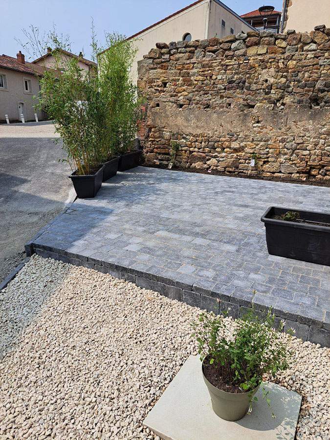 Création terrasse pavés Bouzel